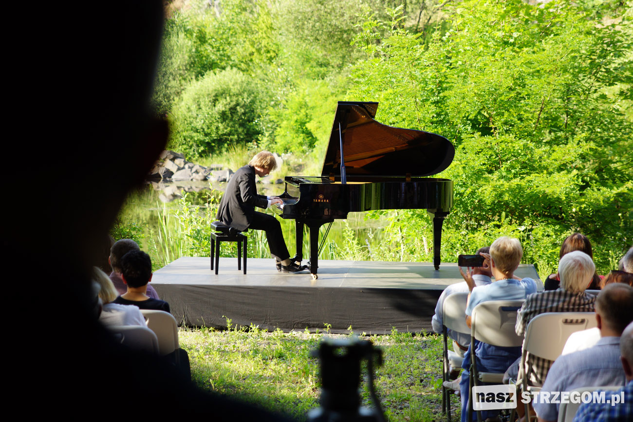 Na widowni zabrakło miejsc, a publiczność nie pozwalała zejść artyście ze sceny! [FOTO] 